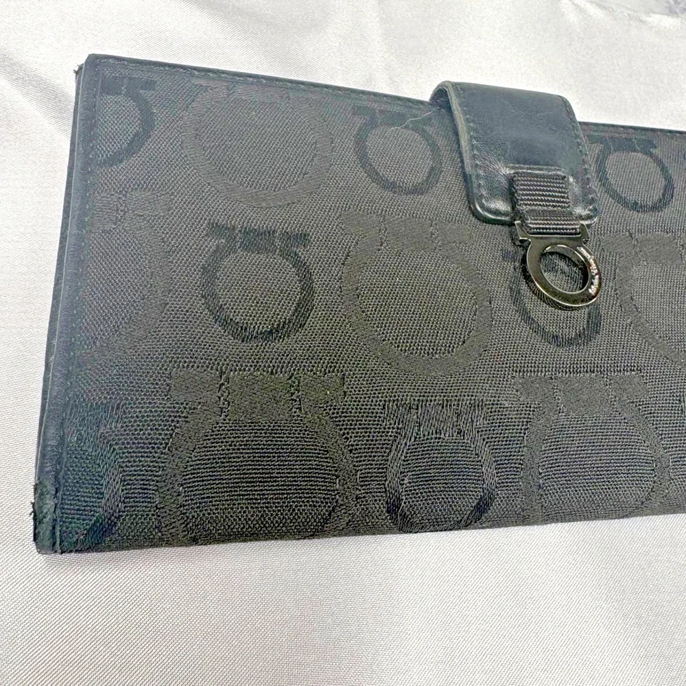 Vtg Ferragamo Gancini Black Canvas & Leather Long Bifold Snap Wallet Zippy Pouch